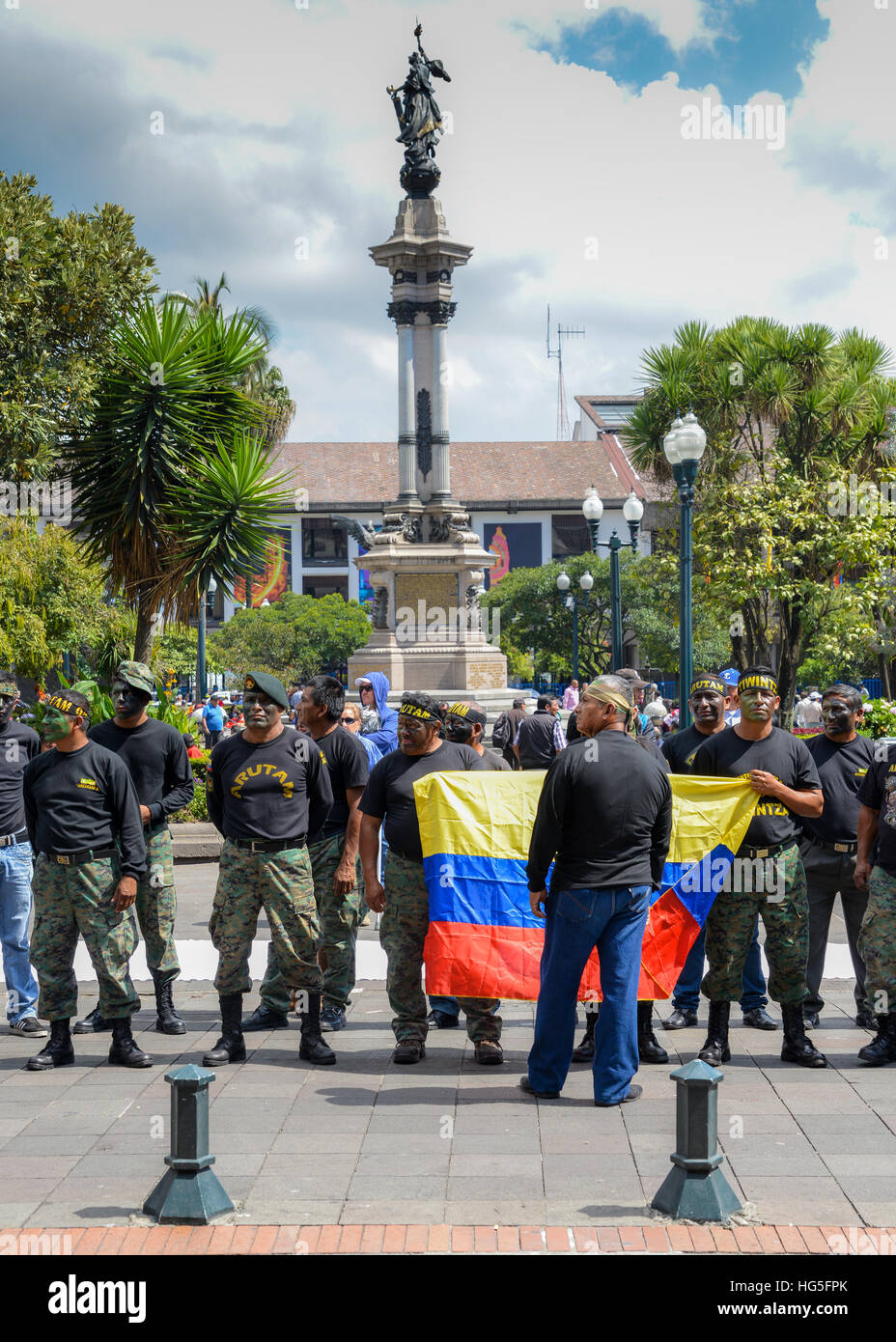 Amazzonica ecuadoriana Protesta indigena di Quito contro la decisione del governo di trapano per olio a Yasuni National Park Foto Stock