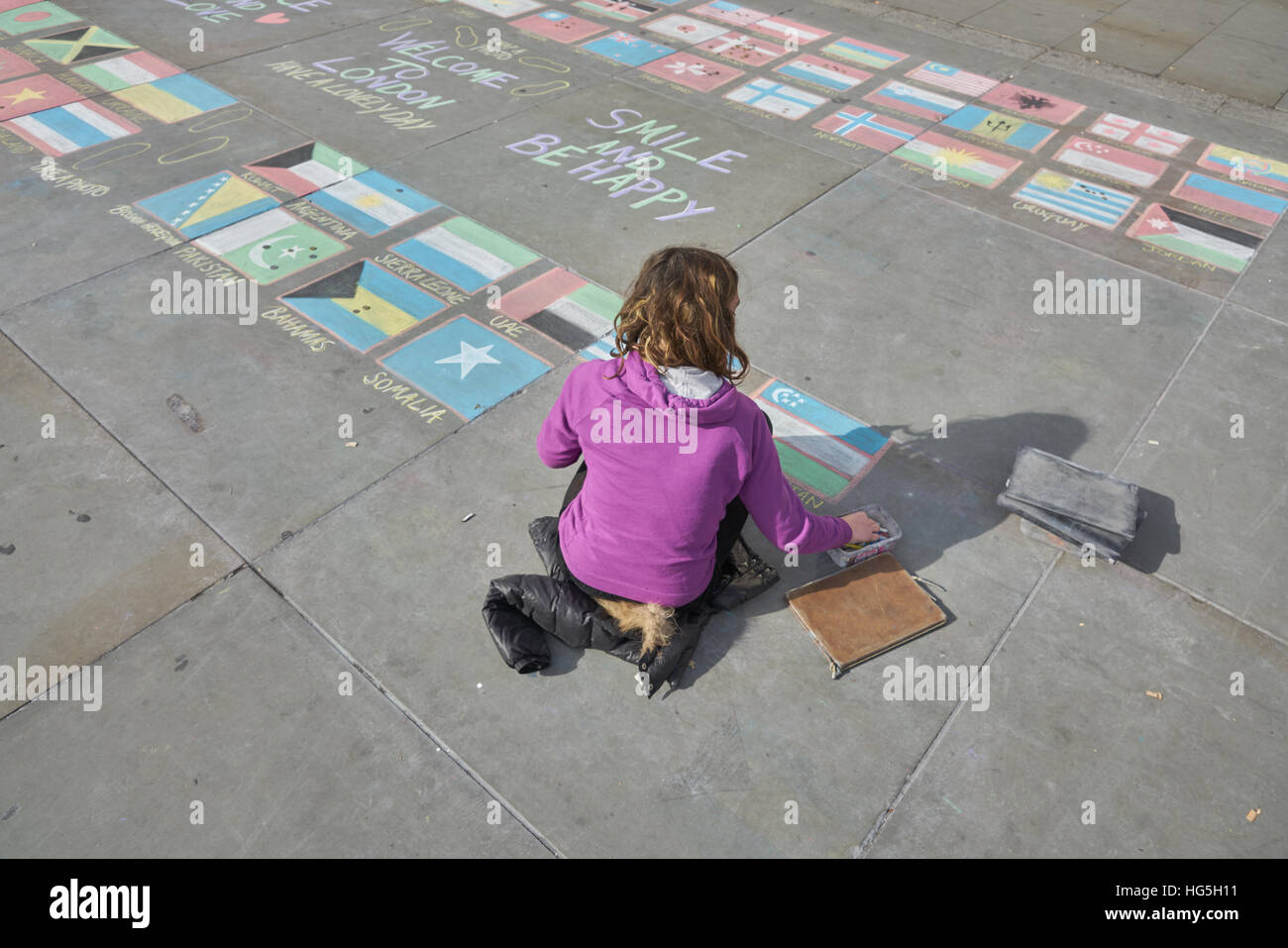 Marciapiede artista, bandiere nazionali, Chalk Foto Stock