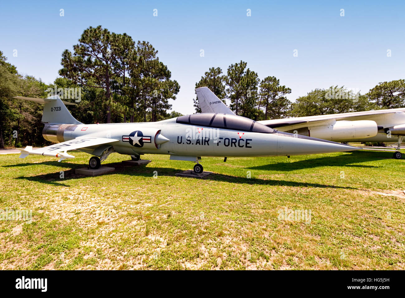 Il Lockheed F-104D-15-lo Starfighter (57-1331A) prestò servizio presso l'Air Force Flight test Center di Edwards AFB e supportò il progetto X-15. In seguito assistette all'inseguimento di volo sui droni QF-104A presso la Eglin Air Force base, ora esposta all'Air Force Armament Museum. Foto Stock