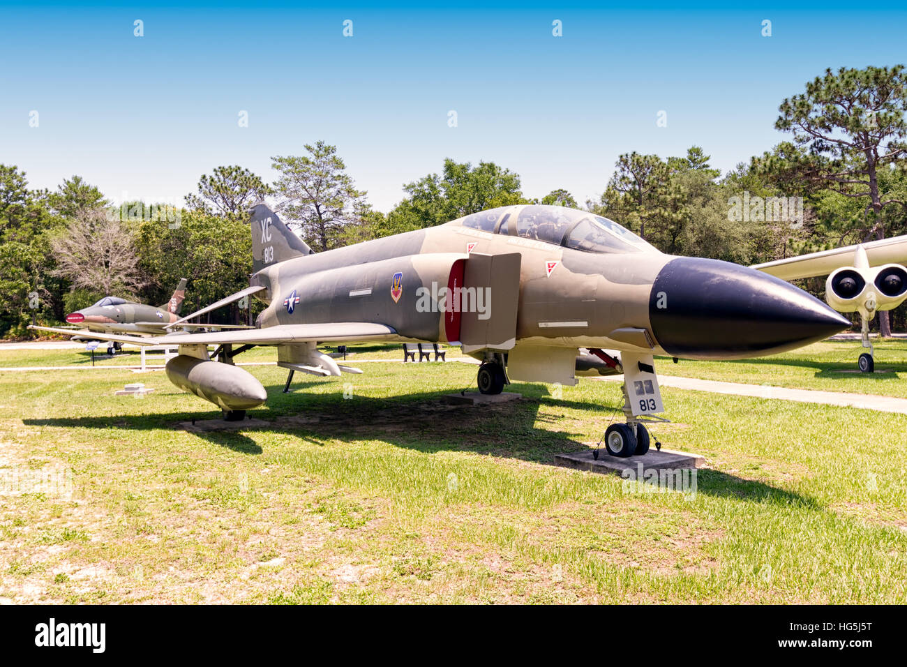 Il McDonnell F-4C-23-MC Phantom II, marcato con il 64-0813 e l'ultimo volo nel 1986, è esposto all'Air Force Armament Museum presso la Eglin Air Force base. Il Phantom II era un velivolo significativo nella storia della U.S. Air Force, utilizzato per test, sviluppo di armamenti e missioni tattiche. Foto Stock
