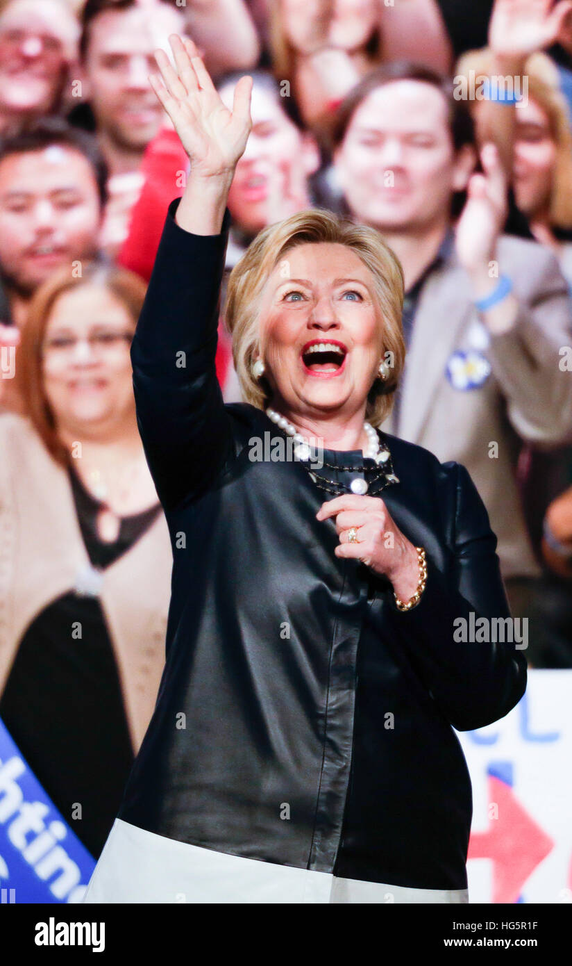 Candidato presidenziale democratico Hillary Clinton parla durante un raduno al Teatro Apollo il 30 marzo 2016 nella città di New York, New York. Foto Stock