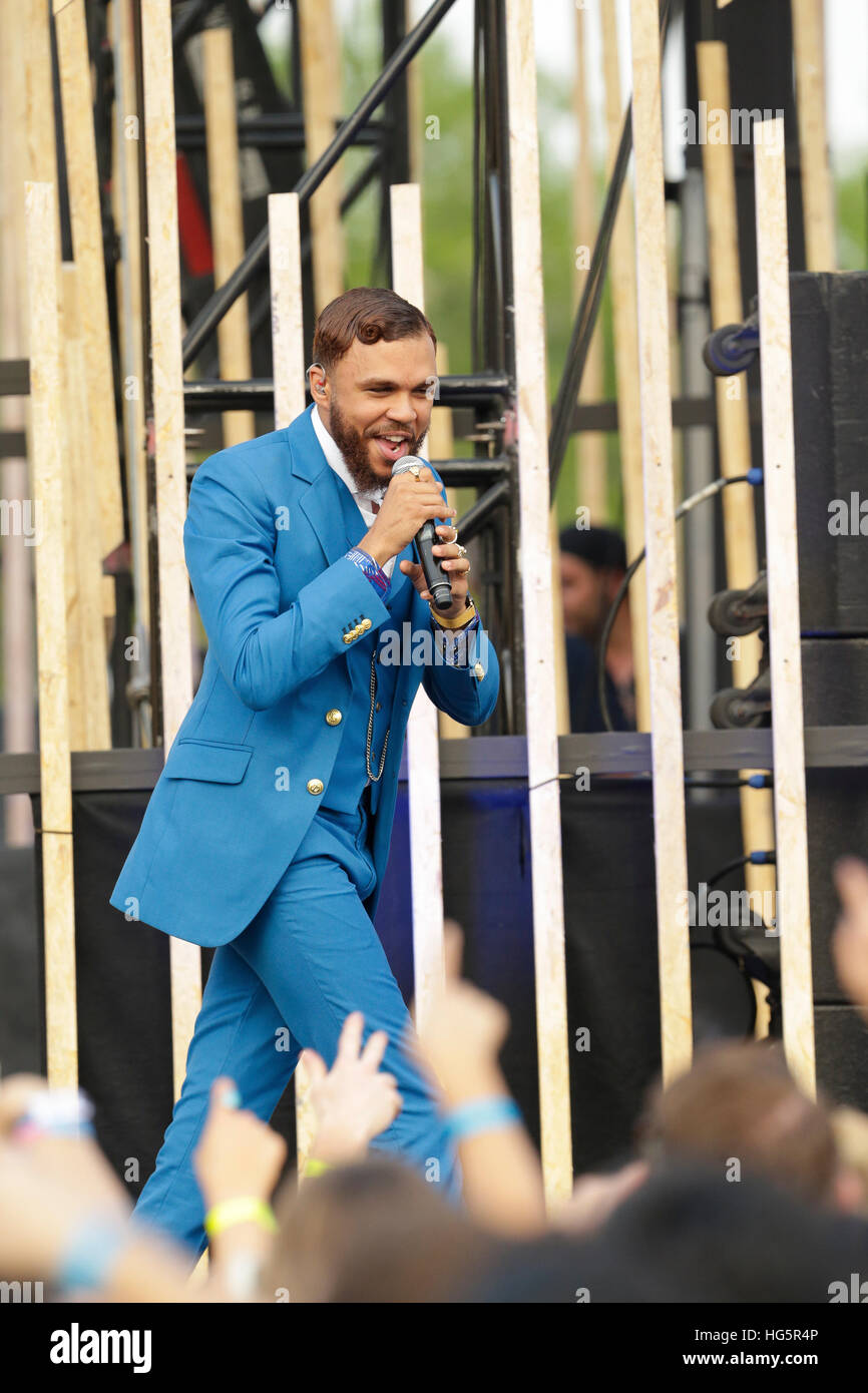 Jidenna effettuando al 2016 MTV Woodie awards al SXSW il 16 marzo 2016 ad Austin, Texas. Foto Stock