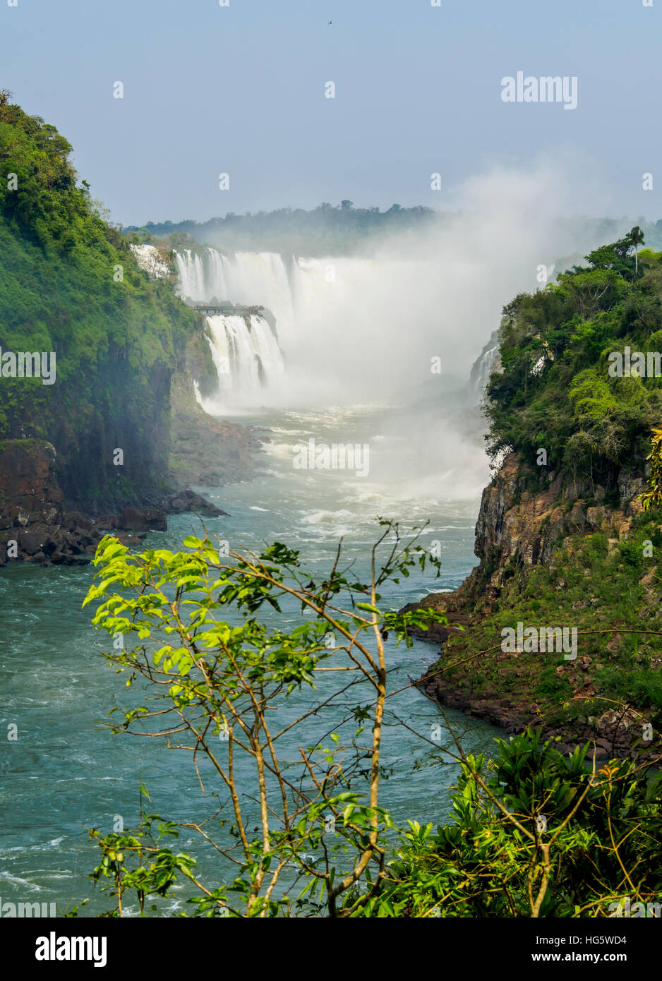 Argentina, Misiones, Puerto Iguazu, Iguazu Falls, vista la Garganta del Diablo. Foto Stock