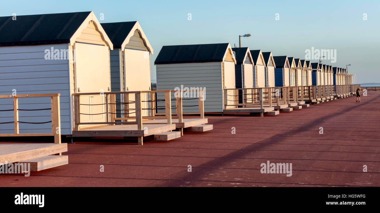 Una fila di cabine sulla spiaggia, Foto Stock