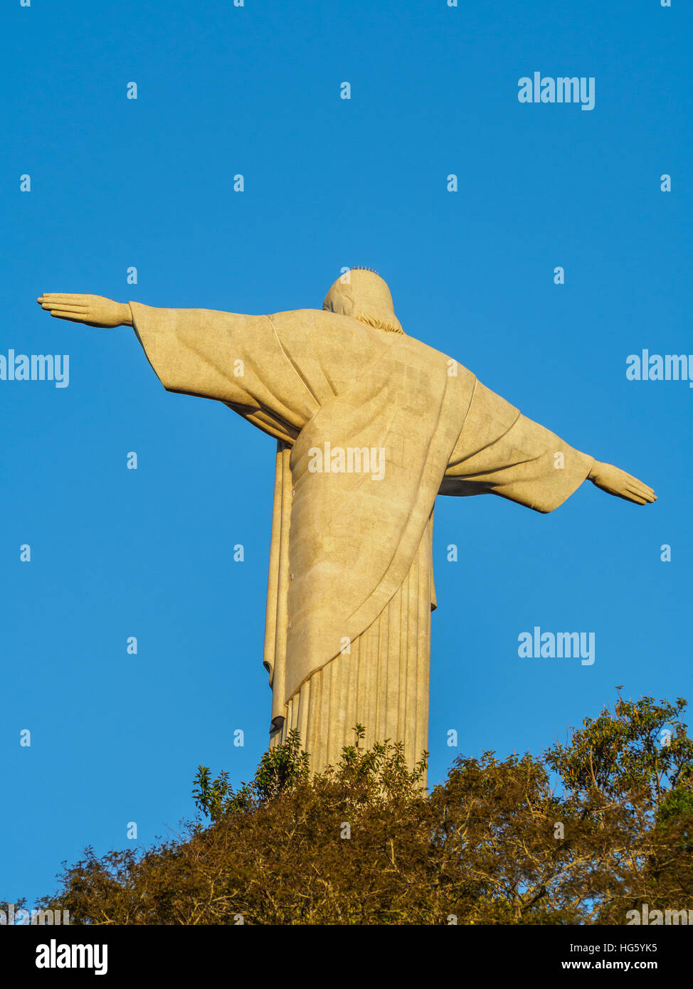 Il Brasile, la città di Rio de Janeiro, Cristo Redentore statua sulla sommità del monte Corcovado. Foto Stock