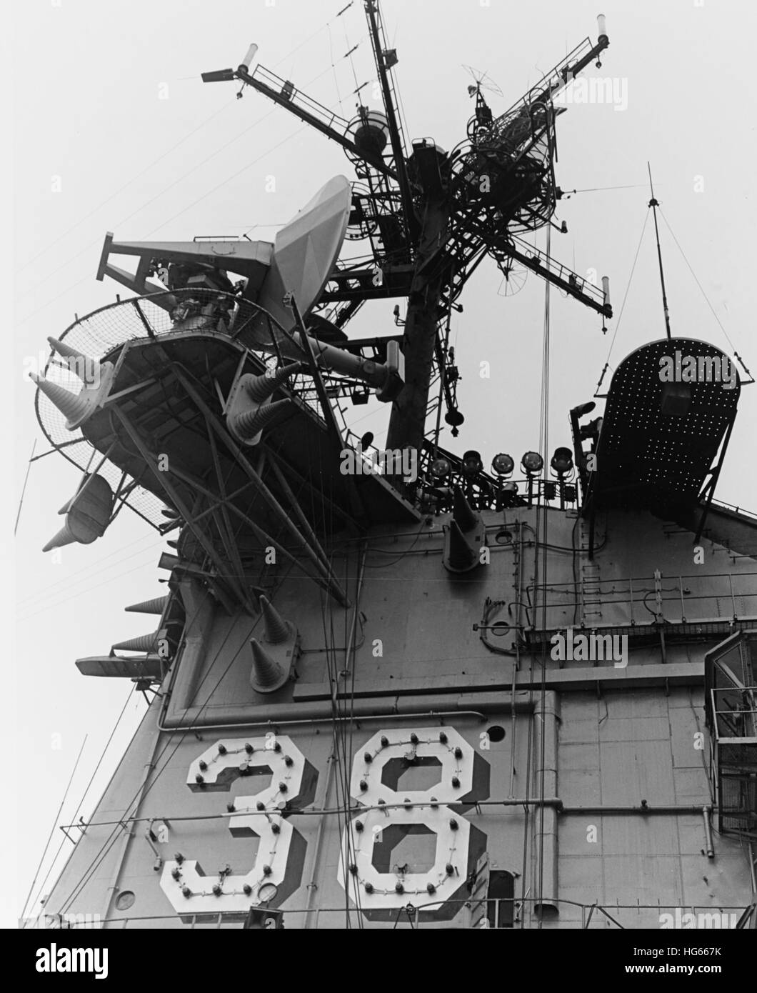 Vista dell'isola di anti-guerra sottomarina supporto USS Shangri-La, 1969. Foto Stock