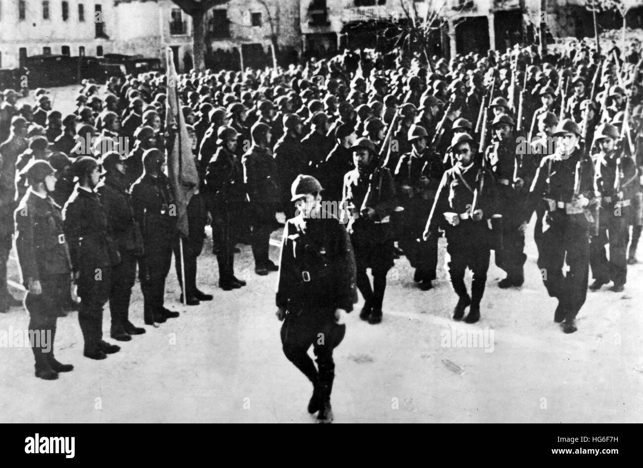 L'immagine della propaganda nazista mostra il battaglione Thälmann delle Brigate internazionali durante la guerra civile spagnola ad Alicante, Spagna, data di registrazione sconosciuta (intorno al 1936/1937). Fotoarchiv für Zeitgeschichtee - NESSUN SERVIZIO DI CABLAGGIO - | utilizzo in tutto il mondo Foto Stock