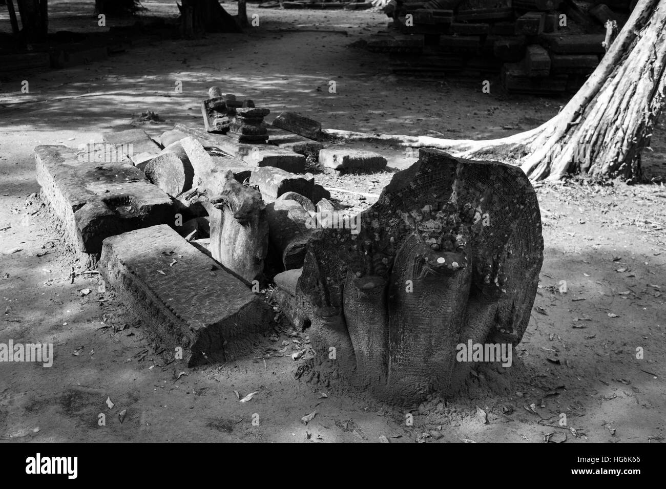 Siem Reap, Siem Reap, Cina. Il 6 gennaio, 2017. Immagine in bianco e nero di Angkor Wat in Siem Reap, Cambogia. Si tratta di un complesso tempio in Cambogia e il più grande monumento religioso nel mondo, con la misurazione del sito 162,6 ettari. Esso è stato originariamente costruito come un tempio indù di dio Vishnu per l'Impero Khmer, trasformando progressivamente in un tempio buddista verso la fine del XII secolo. © SIPA Asia/ZUMA filo/Alamy Live News Foto Stock