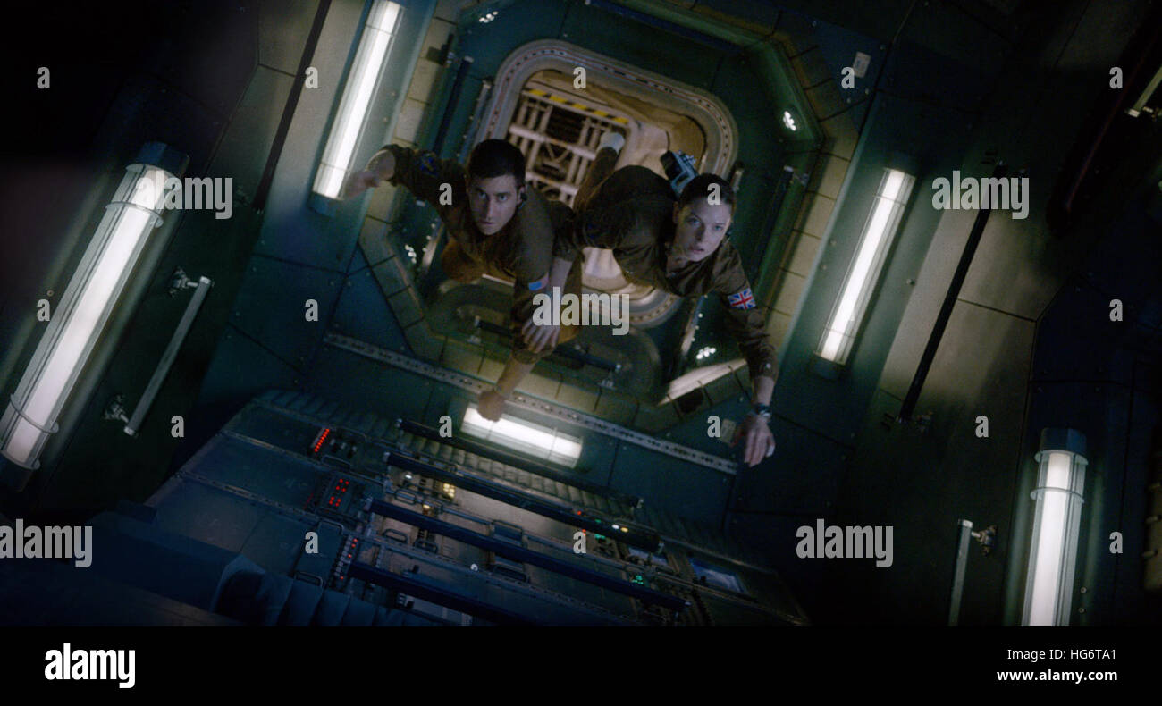 La vita è un imminente 2017 American-British fantascienza thriller horror film diretto da Daniel Espinosa e scritto da Paul Wernick e Rhett Reese. La star di film di Jake Gyllenhaal, Rebecca Ferguson, Olga Dihovichnaya, Ariyon Bakare, Hiroyuki Sanada e Ryan Reynolds. Questa fotografia è per il solo uso editoriale ed è il copyright del film company e/o il fotografo assegnato dal film o società di produzione e può essere riprodotto solo da pubblicazioni in congiunzione con la promozione del film di cui sopra. Un credito per il film company è richiesto. Il fotografo deve anche b Foto Stock