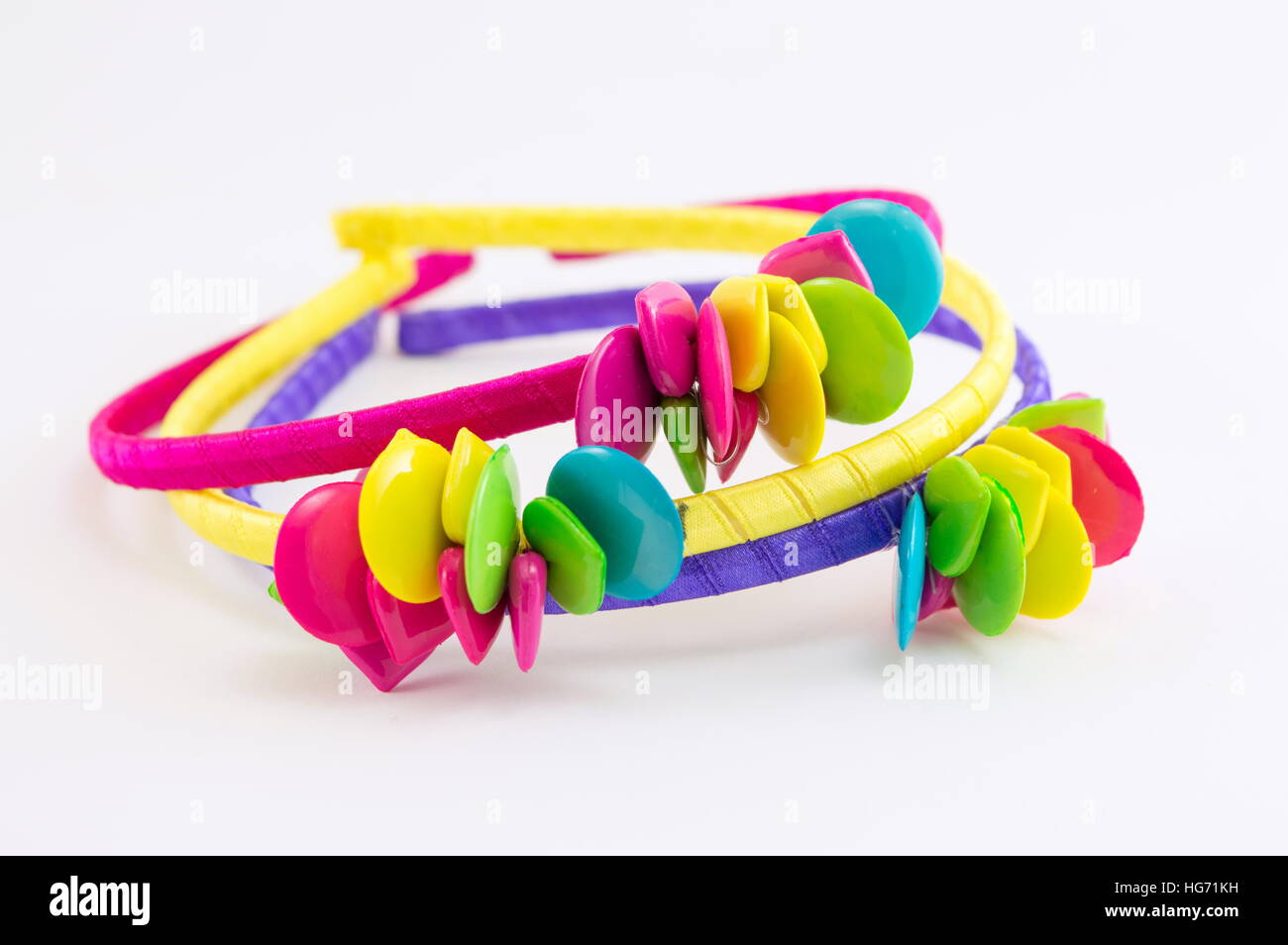 Le piccole bambine fascia per capelli su sfondo bianco Foto Stock