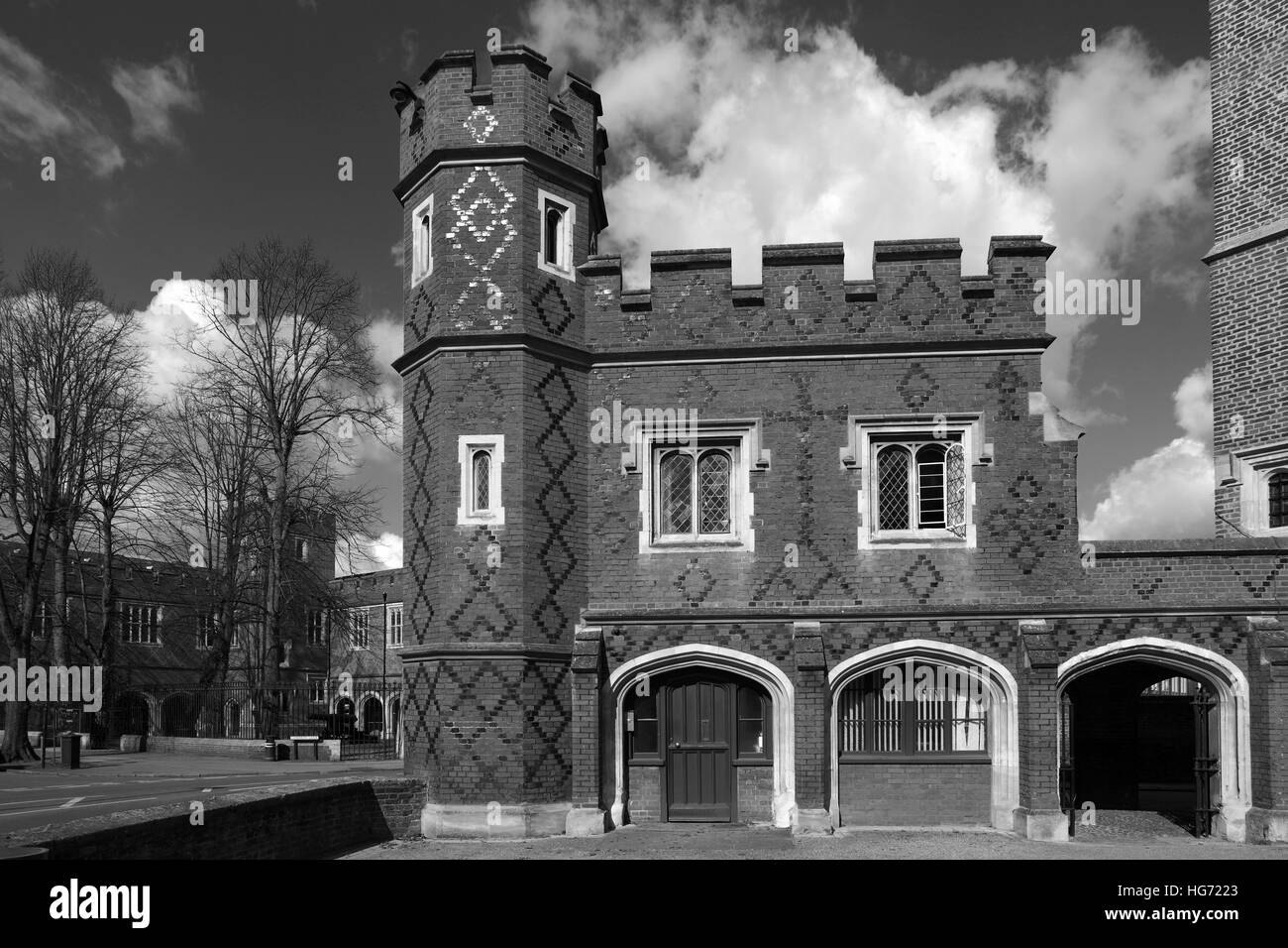 La facciata di Eton College di Eton e città di Windsor, Berkshire County, England, Regno Unito Regno Unito Foto Stock La facciata di Eton College di Eton e città di Windsor, Berkshire County, England, Regno Unito Regno Unito Foto Stock