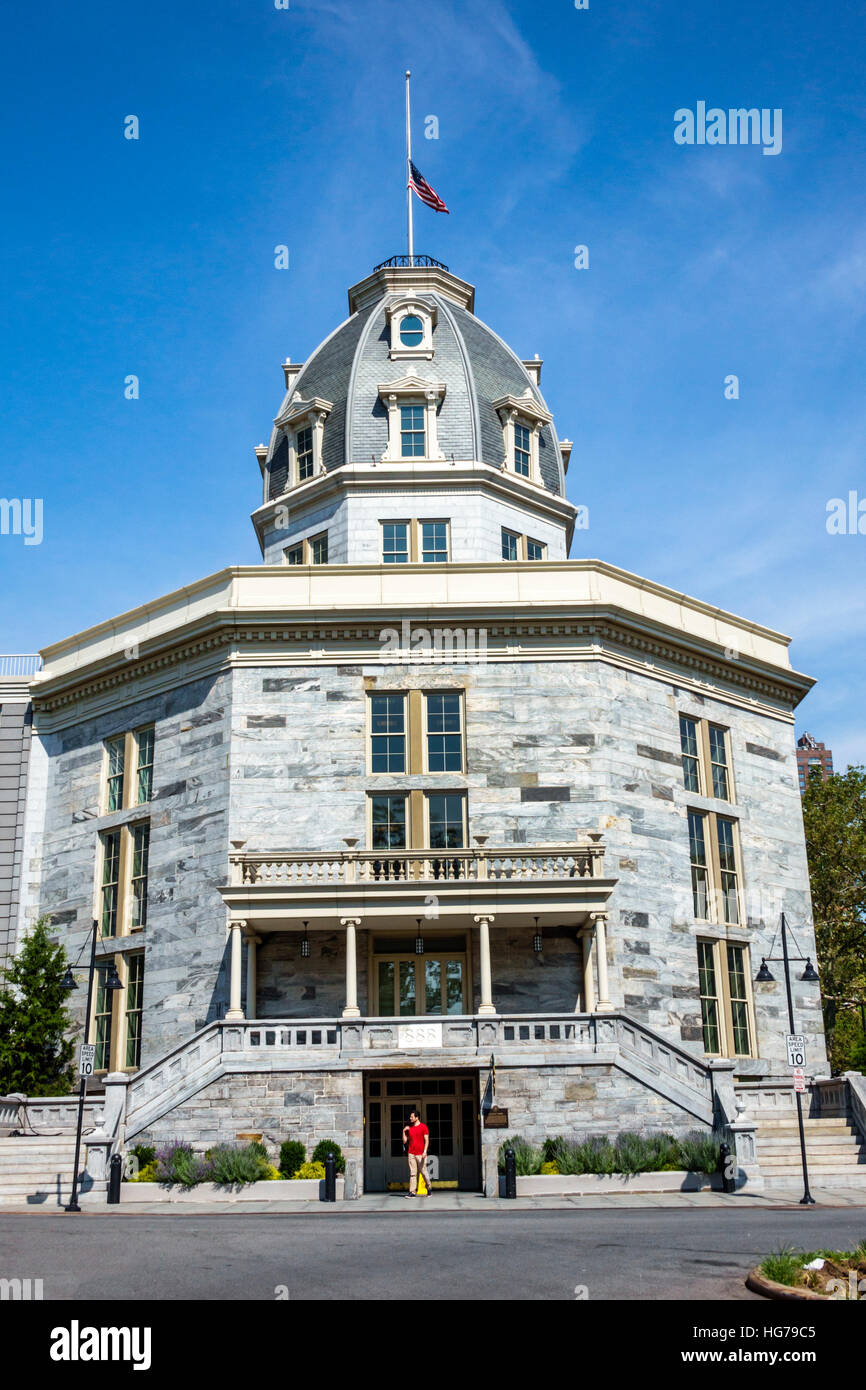 New York City,NY NYC Roosevelt Island,The Octagon,1834,edificio storico,ottagonale,New York City,Lunatic Asylum,Alexander Jackson Davis,architetto,blu Foto Stock
