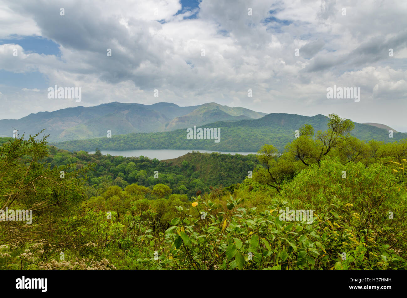 Lago di montagna alla Circonvallazione highlands in Camerun, Africa Foto Stock
