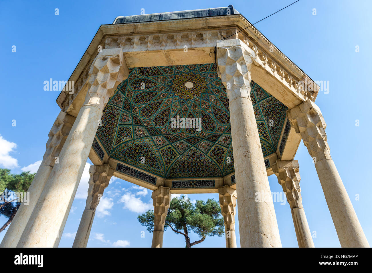 Il padiglione sulla tomba del poeta Hafez nella città di Shiraz in Iran Foto Stock