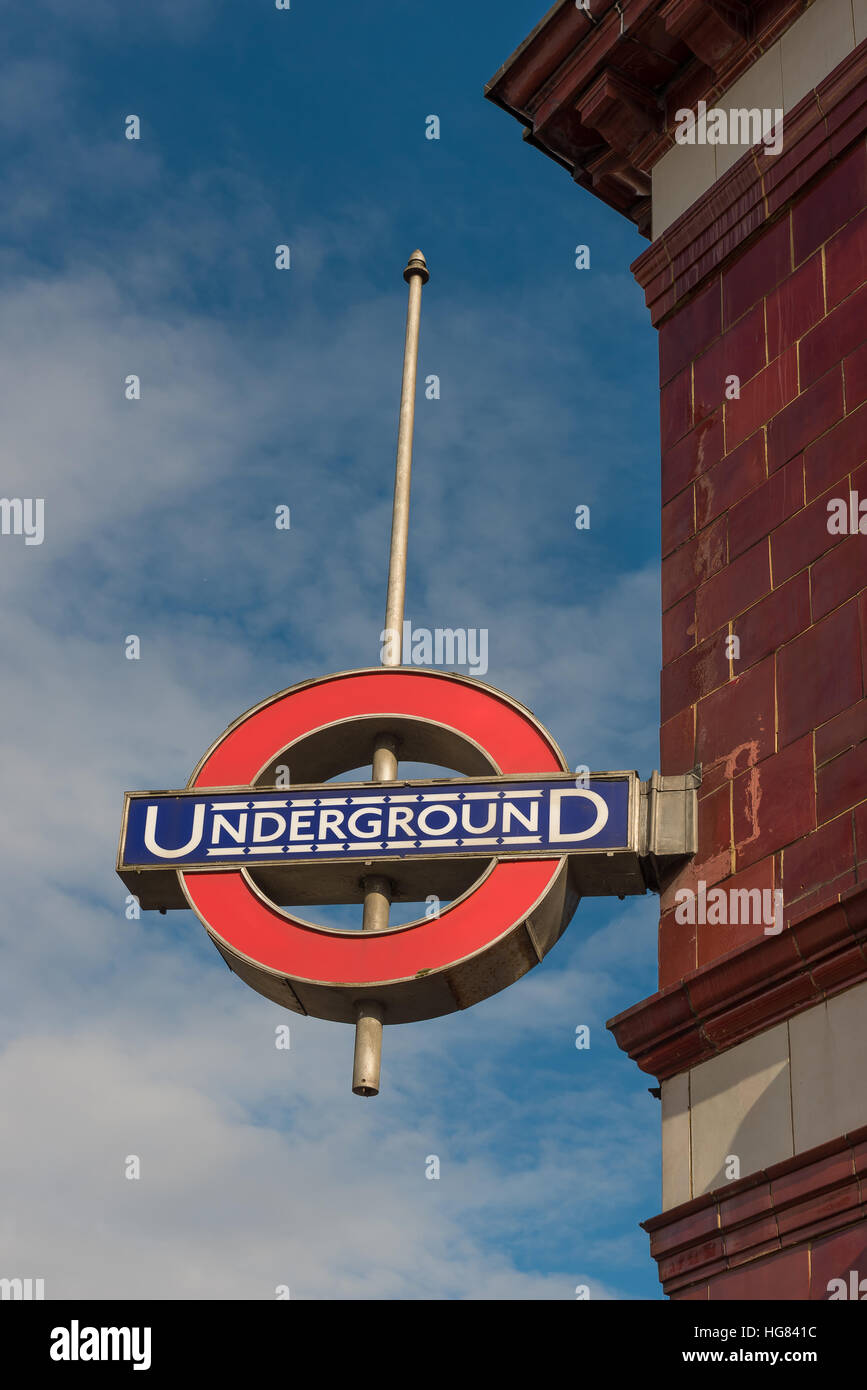 La metropolitana di Londra segno a Mornington Crescent Tube Station Foto Stock