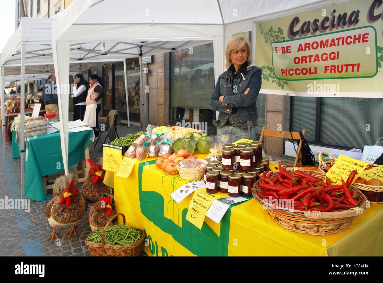 Vigevano (Lombardia, Italia), il mercato degli agricoltori, la vendita diretta dal produttore al consumatore Foto Stock