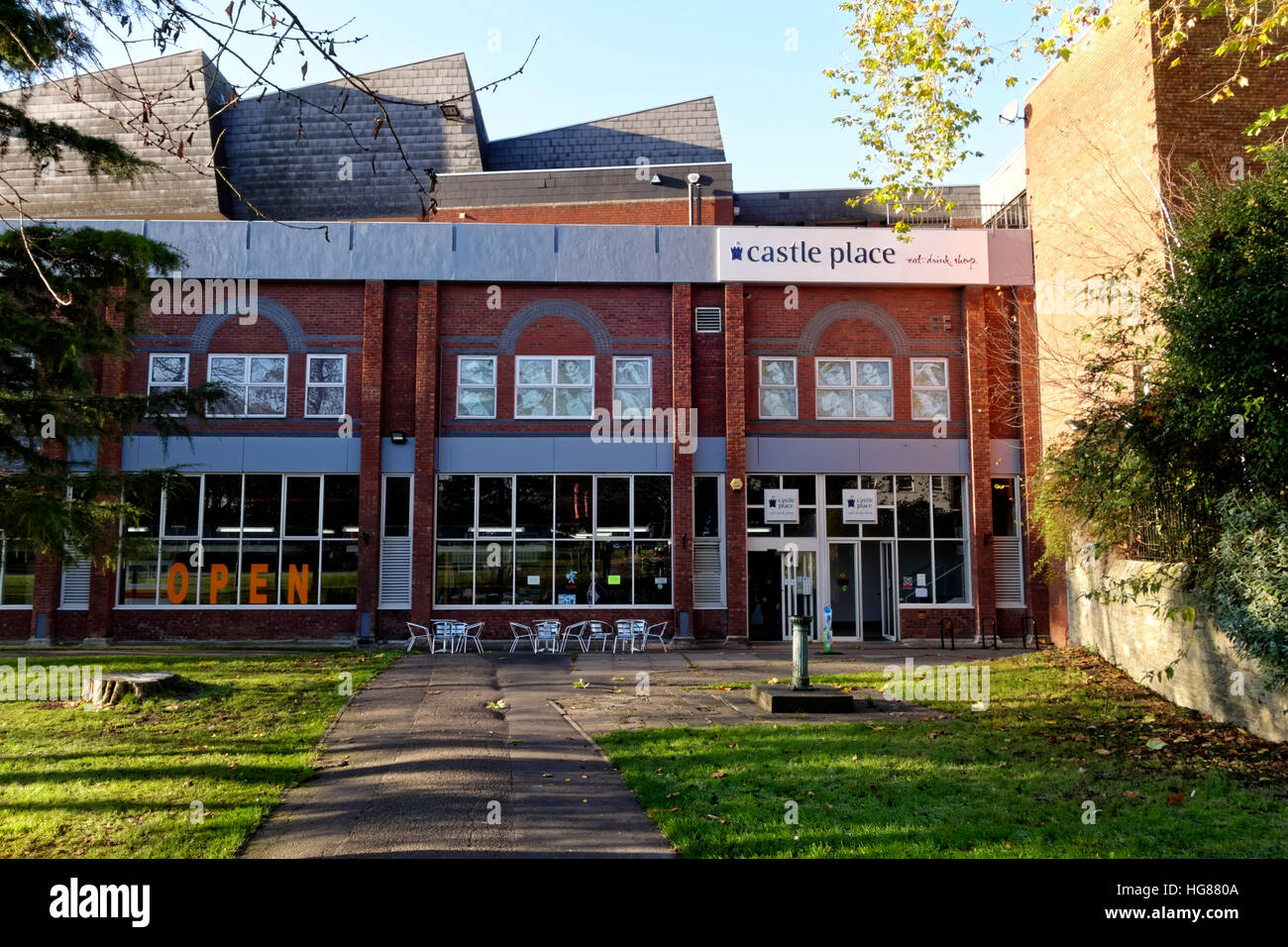 Castello Place Shopping Center & Mercato in Trowbridge, Wiltshire, Regno Unito. Foto Stock