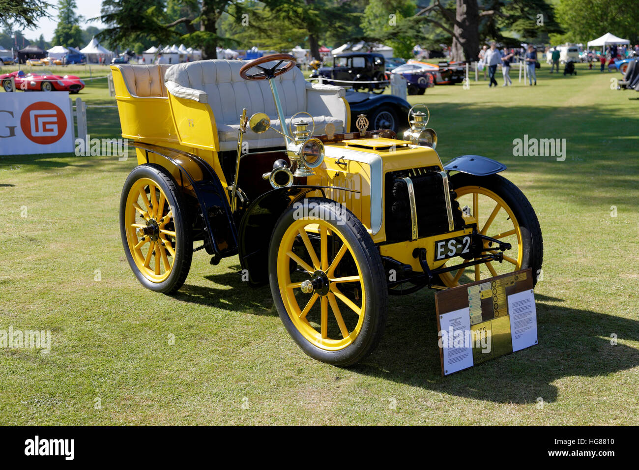 Un 1902 Panhard & Levassor vintage automobile al Wilton Classic & Supercar Show, Wilton House, Wiltshire, Regno Unito, 2015 Foto Stock