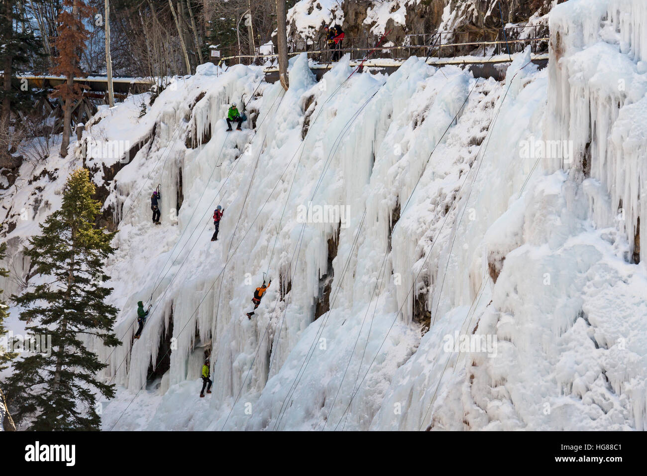 Ouray, Colorado - arrampicata su ghiaccio in Ouray Ice Park. Foto Stock