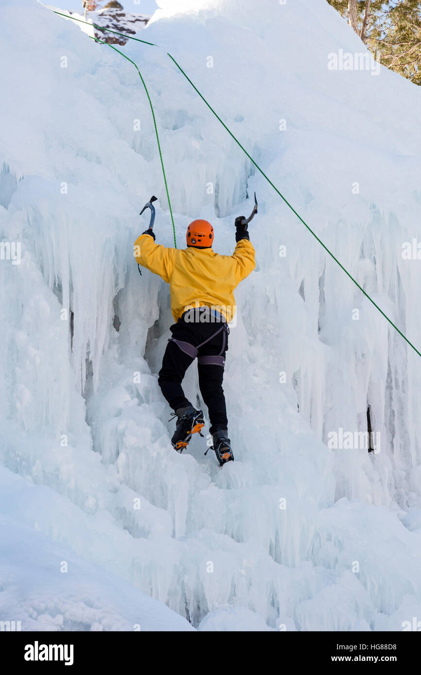 Ouray, Colorado - arrampicata su ghiaccio in Ouray Ice Park. Foto Stock