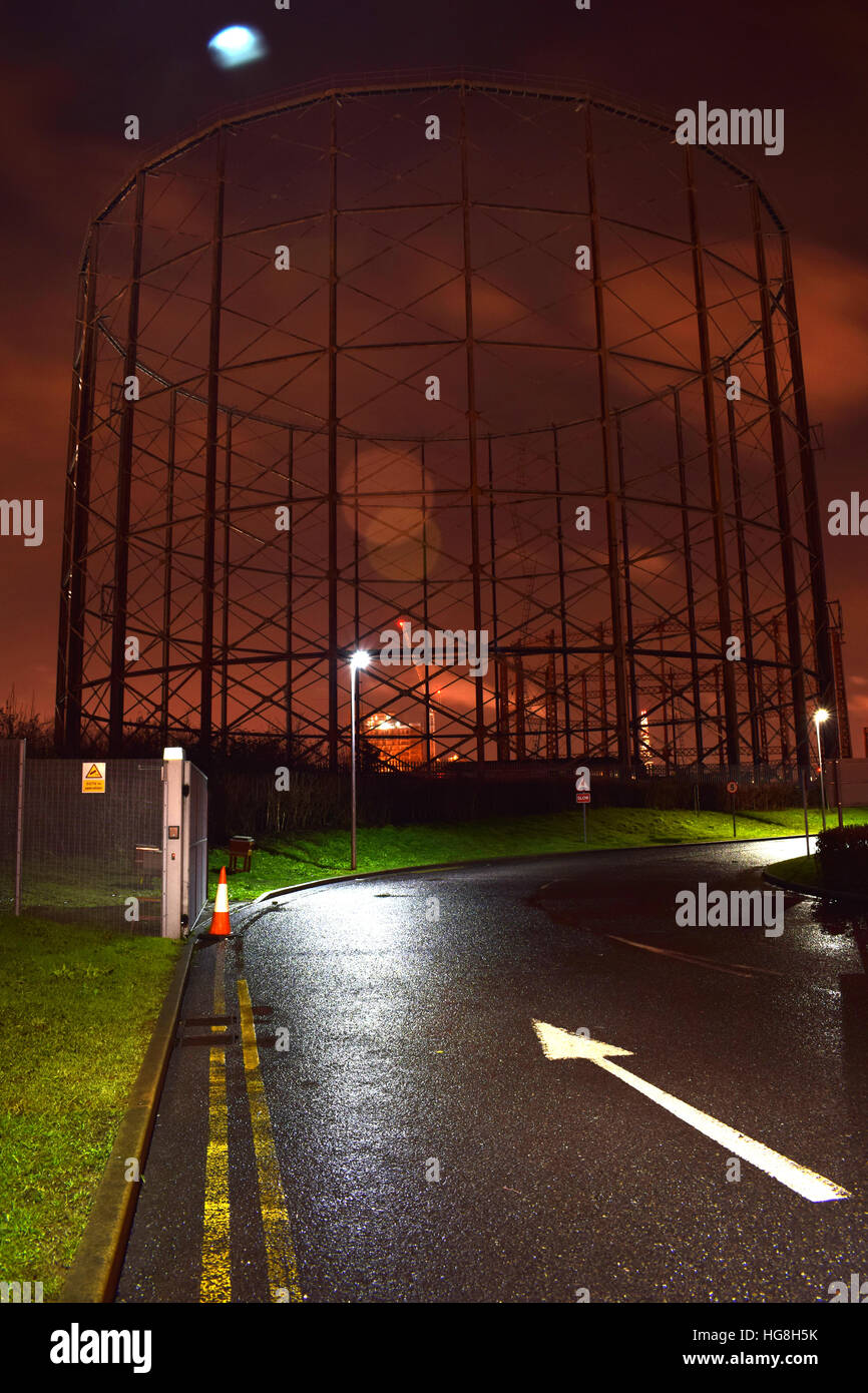 Svuotare contenitore di gas nel sud di Londra, Regno Unito Foto Stock