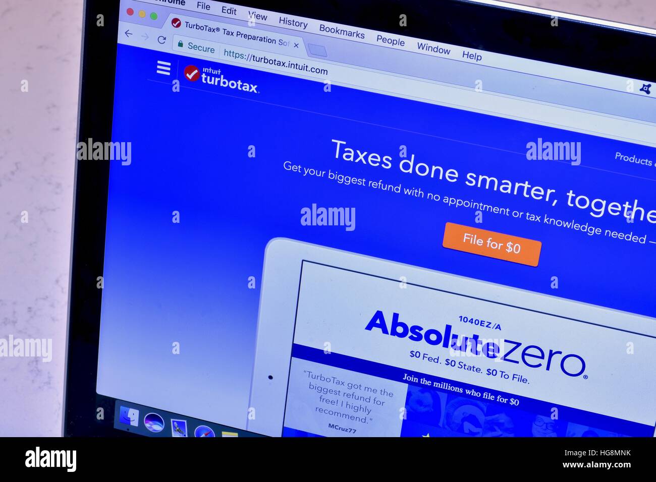 Un Apple Macbook Pro con il turbo imposta sito web visualizzato sullo schermo Foto Stock