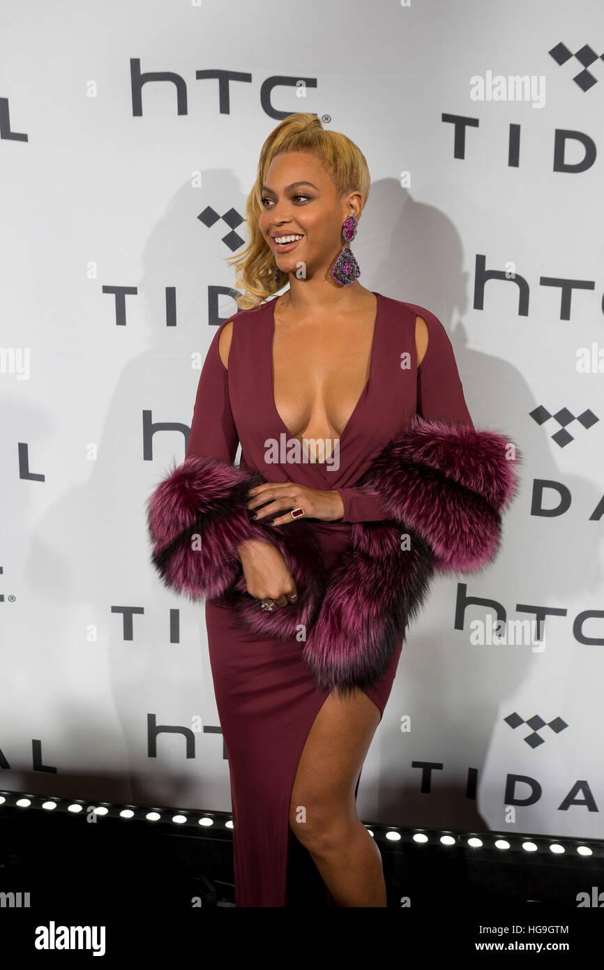 Il Cantante Beyonce arriva al centro di Barclays per eseguire presso la marea X:10/20 concerto benefico su Ottobre 20th, 2015 a Brooklyn, New York. Foto Stock