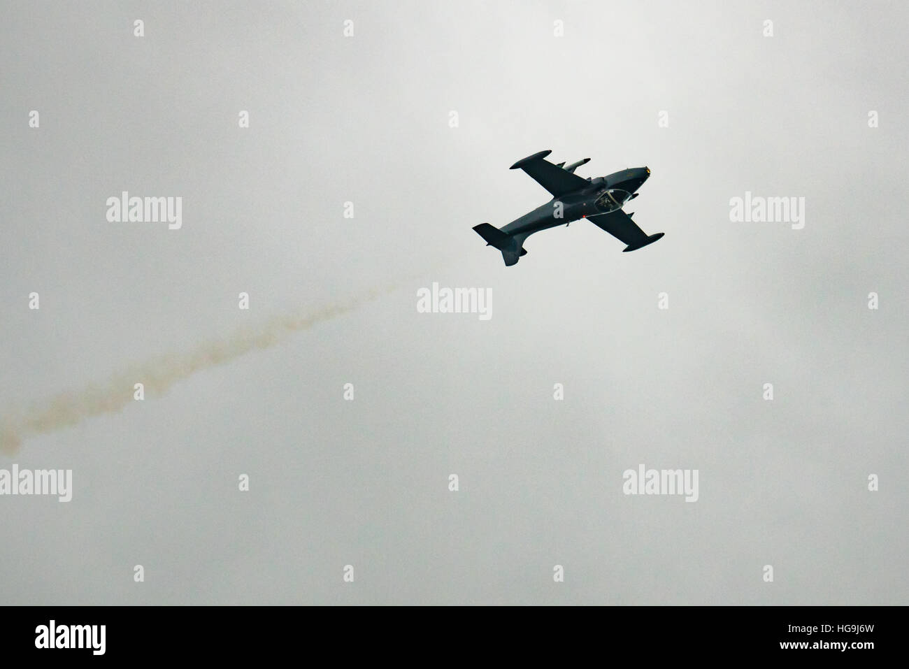 BAC Strikemaster invertiti durante i suoi battenti display a 2016 Airshow Rhyl Foto Stock