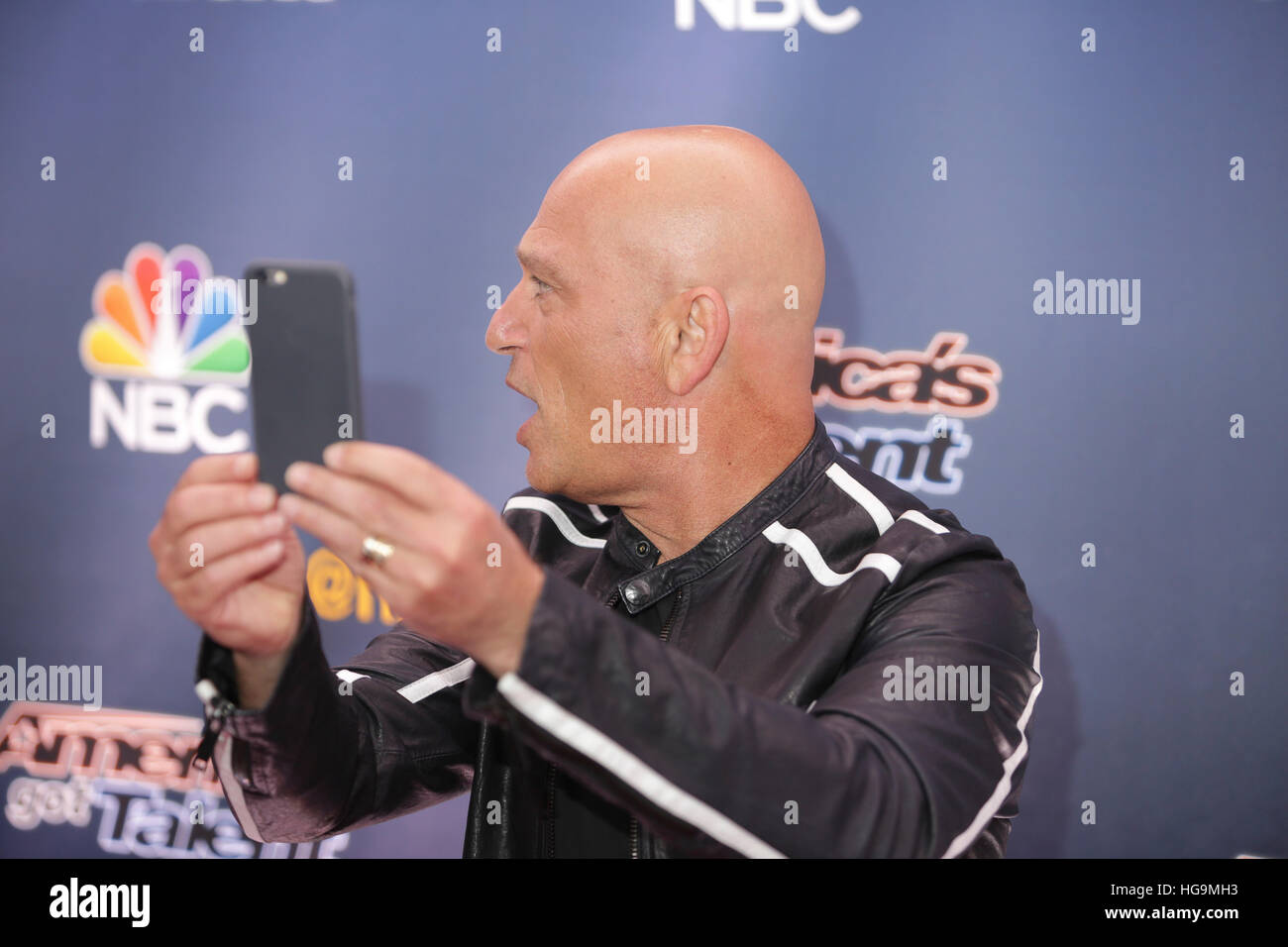 Howie Mandel arriva in America's Got Talent, stagione 10, live Semi Finali al Radio City Music Hall di New York. Foto Stock