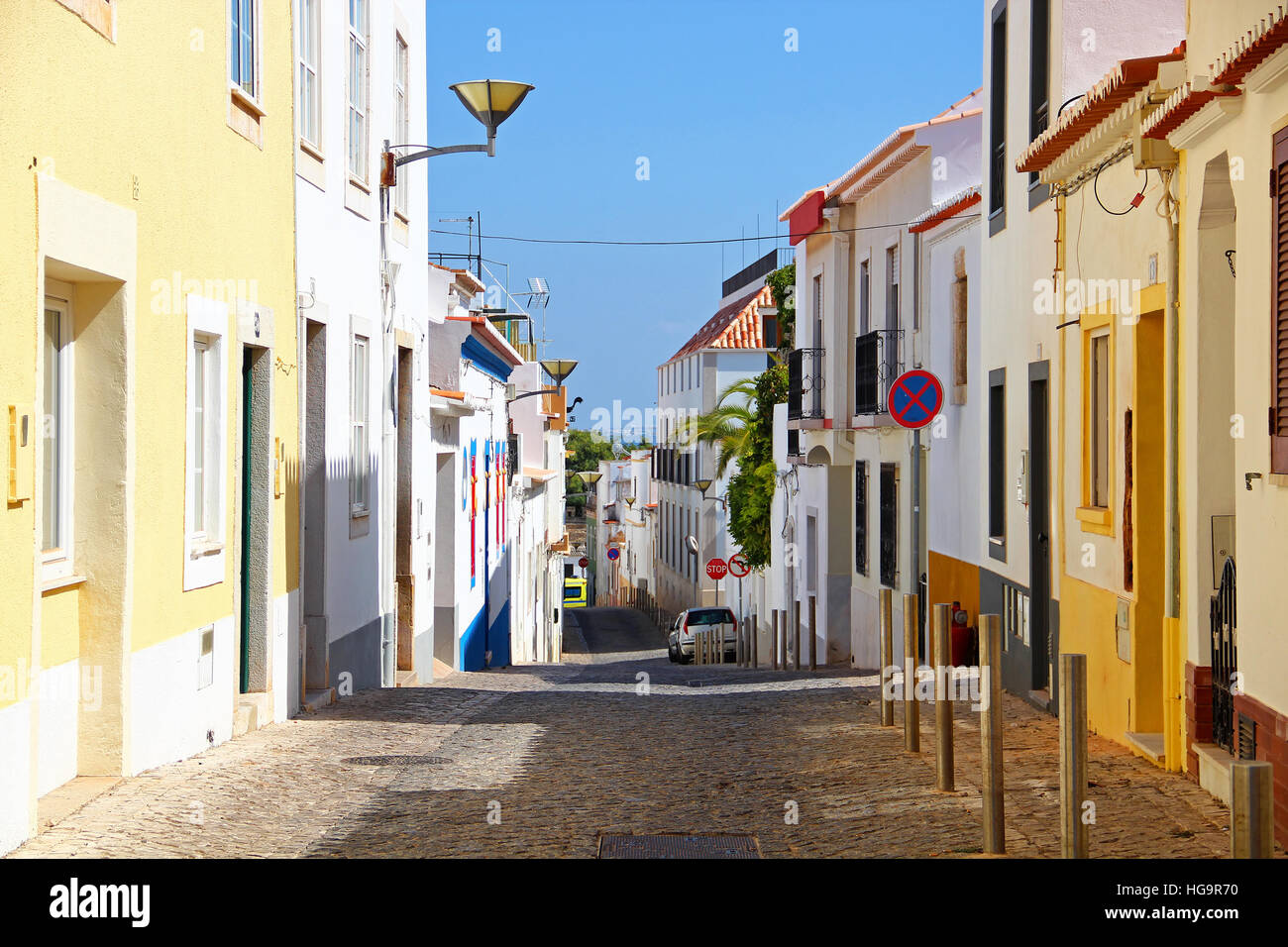 Coloratissima street a Lagos, Algarve, PORTOGALLO Foto Stock