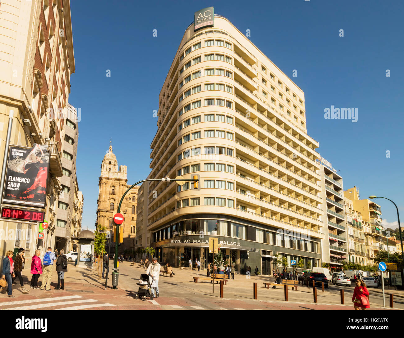 Malaga, Costa del Sol, provincia di Malaga, Andalusia, Spagna meridionale. Il quattro stelle Hotel Malaga Palacio all' angolo di Calle Cortina de Muelle e Ca Foto Stock