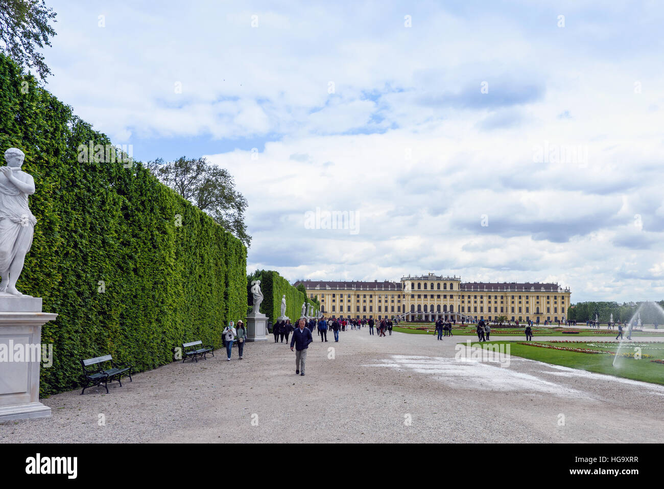 AUSTRIA, VIENNA - 15 Maggio 2016: Foto veduta del Palazzo di Schonbrunn e giardino Foto Stock