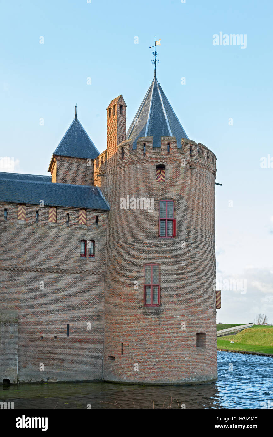 Torre di Muiderslot, un castello medievale ben conservato Foto Stock