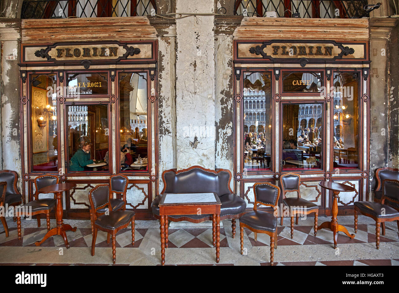 Tradizionale caffè Florian in Piazza San Marco, Venezia, Italia Foto Stock