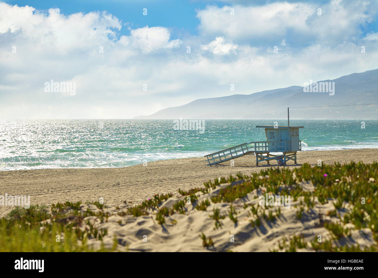 Bagnino capanna sulla spiaggia di Malibu. Foto Stock