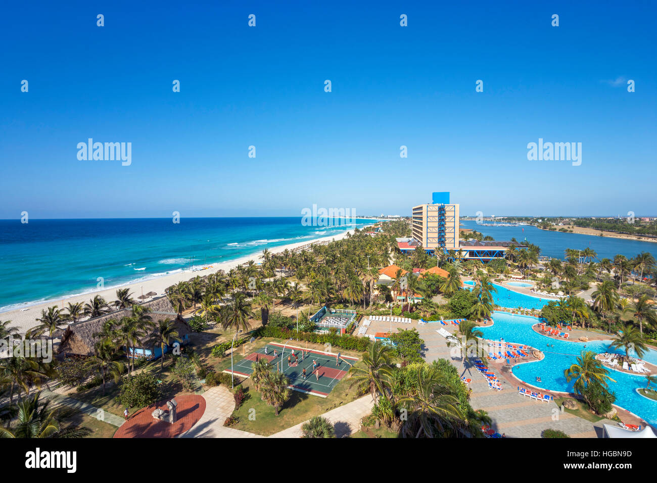 Spiaggia di Varadero, Cuba. Vista del complesso dal Gran Caribe Club Puntarena Hotel. Foto Stock