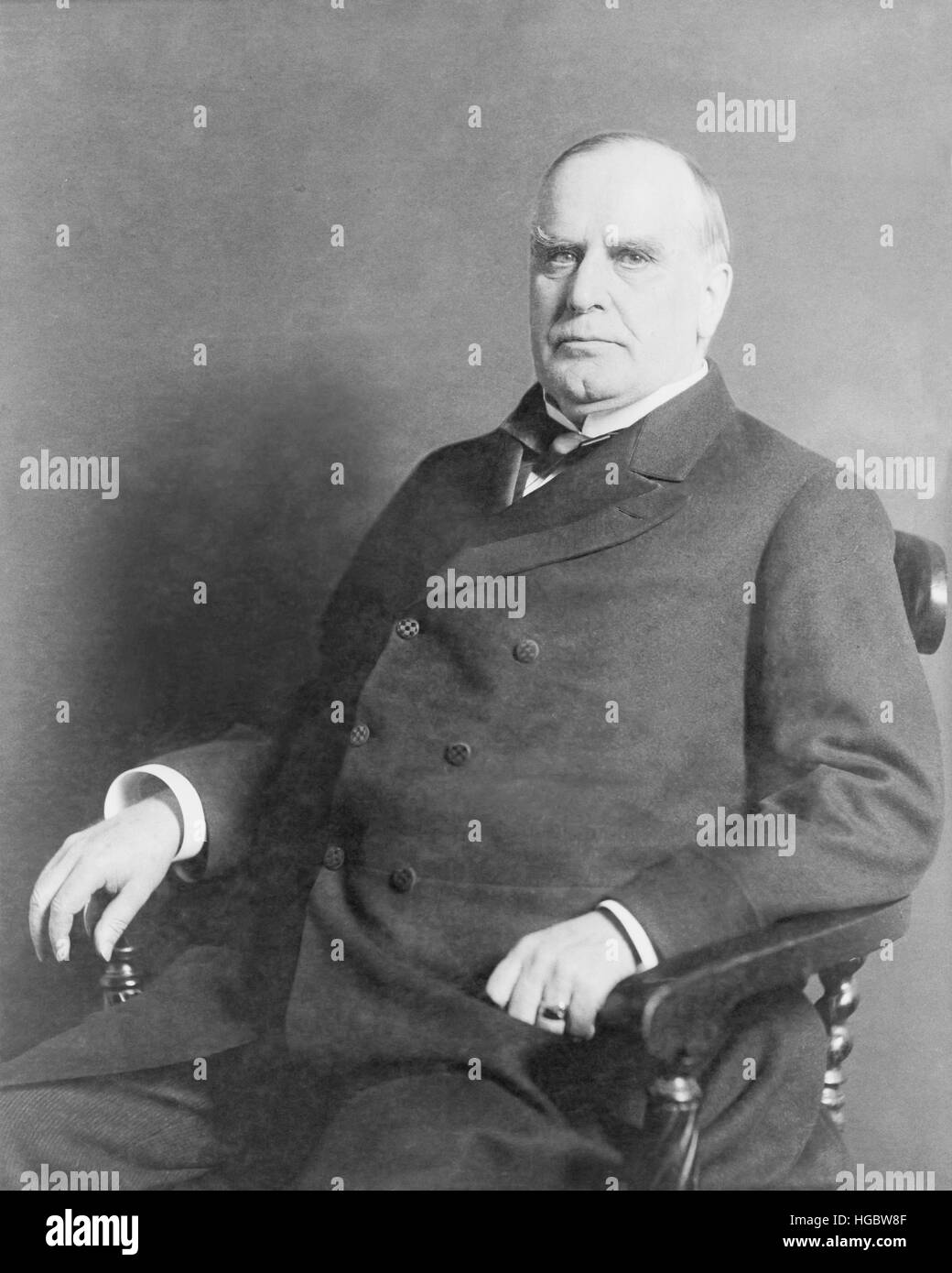 Ritratto del presidente William McKinley seduto nella sedia, circa 1900. Foto Stock