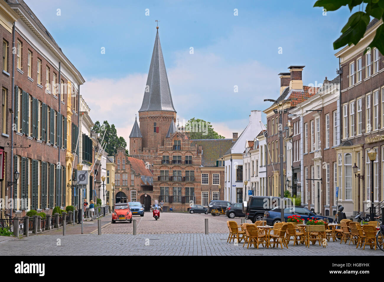 ZUTPHEN, Paesi Bassi - 15 luglio 2016: vista sul marketsquare Foto Stock