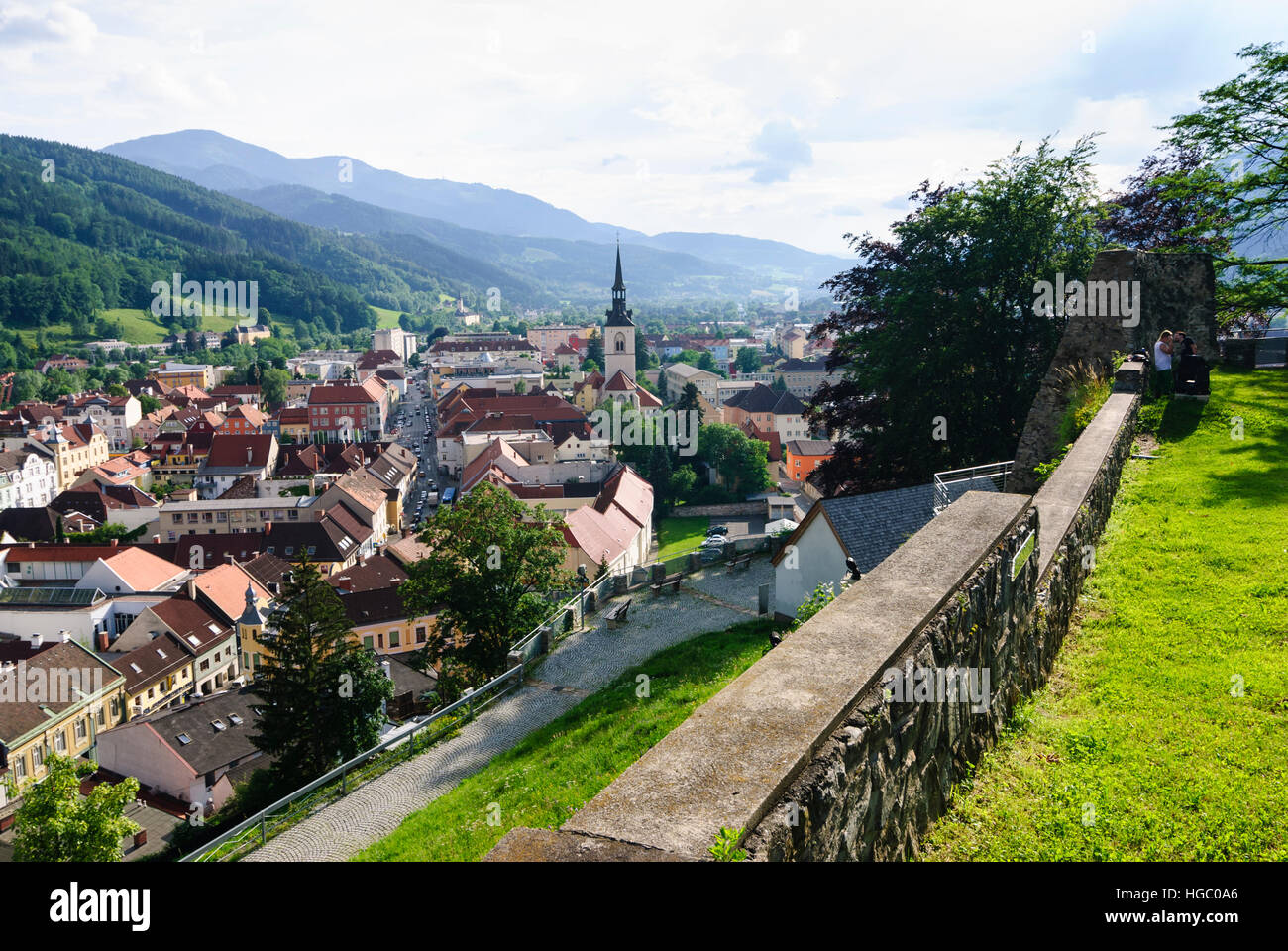 Bruck an der Mur: Vista dal castello rovina Landskron al centro della città, Obere Steiermark, Steiermark, Stiria, Austria Foto Stock