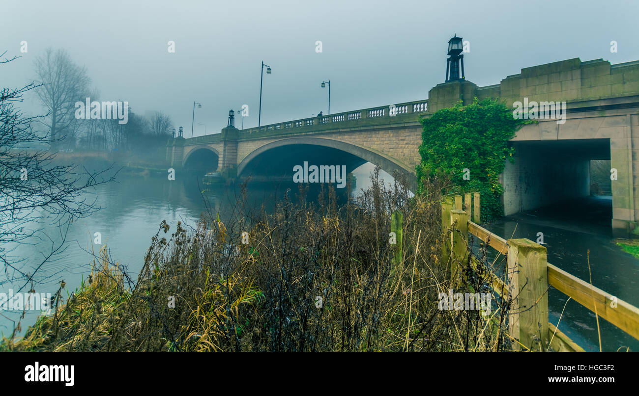 Il Kingsway Bridge a Paddington banca in Warrington, Cheshire Foto Stock