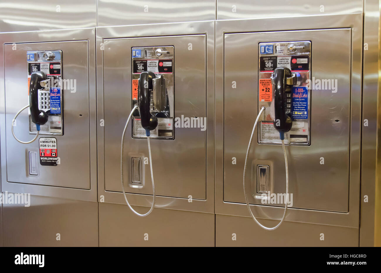 La città di New York, Stati Uniti d'America - 6 Maggio 2015: il vecchio telefono pubblico in Grand Central Station a Manhattan Foto Stock