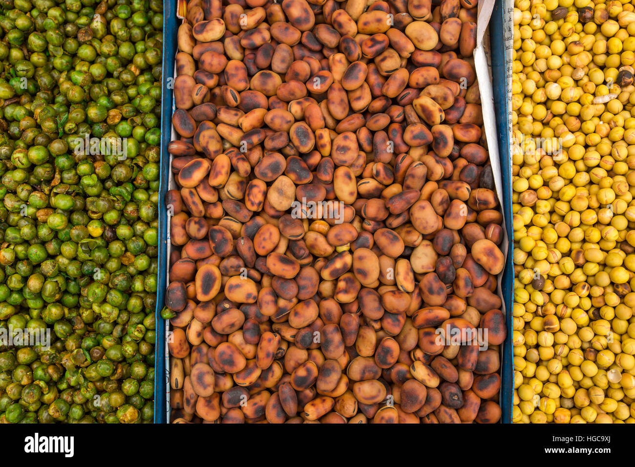 Fagioli sul mercato. Vista superiore Foto Stock