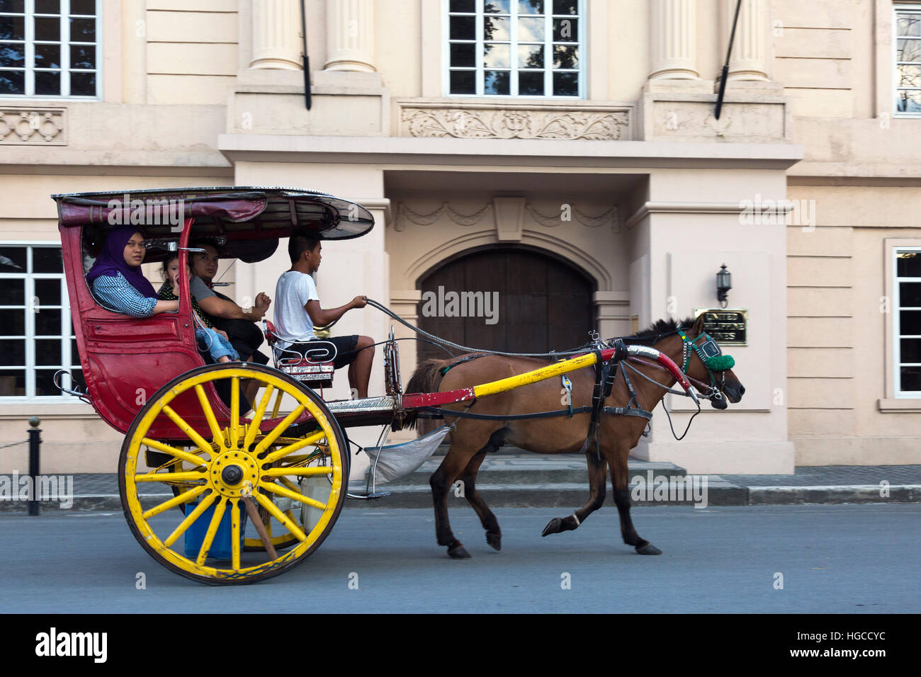 Kalesa e passeggeri a Intramuros, Manila, Filippine Foto Stock