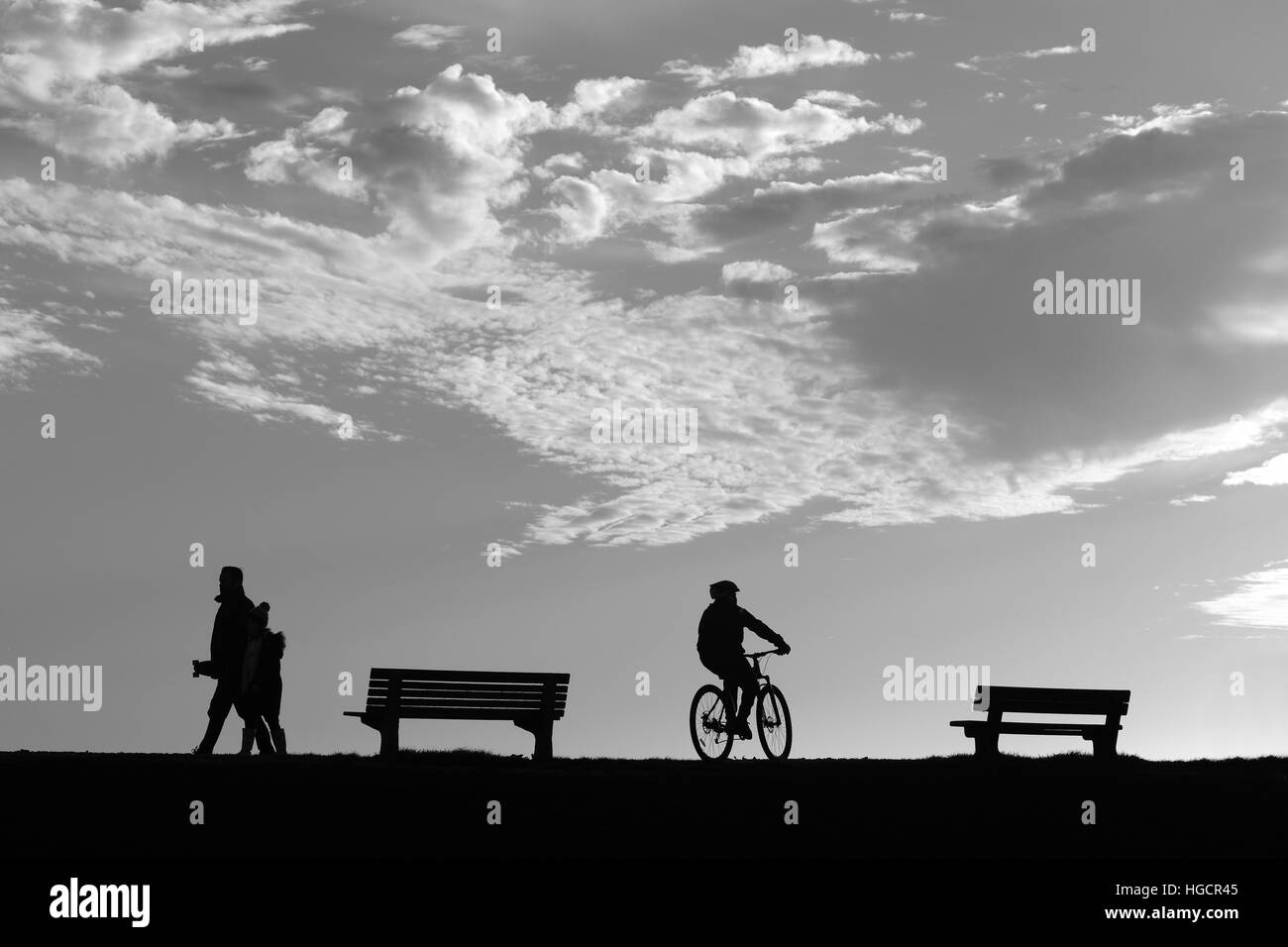 Worthing West Sussex ciclista Silhouette Foto Stock