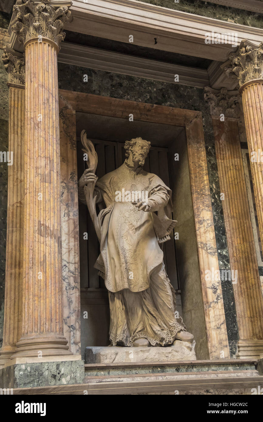 Antica statua interno del Pantheon di Roma, capitale d'Italia e della regione Lazio, Europa Foto Stock
