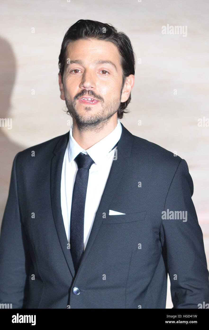 Diego Luna al 'Rogue uno: Star Wars Storia film premier Foto Stock