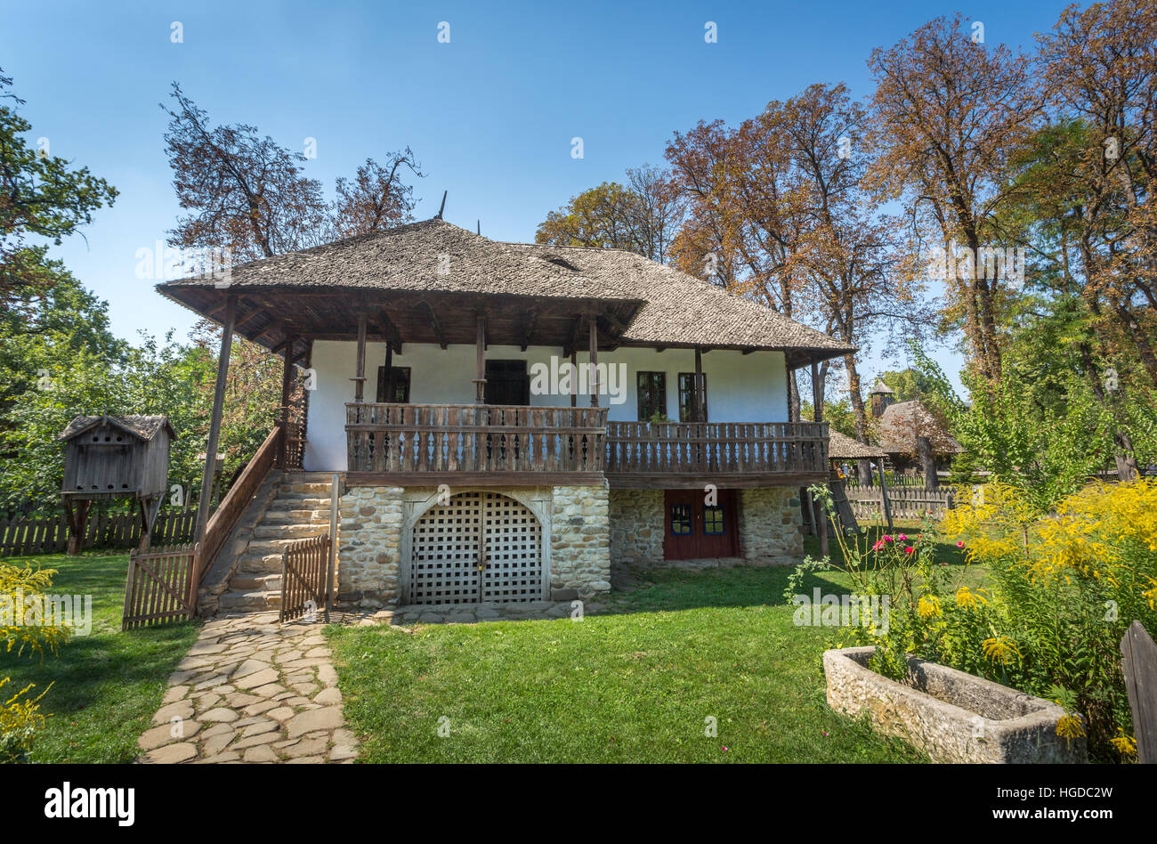 La Romania, Bucarest City, il museo del villaggio, casa tradizionale Foto Stock