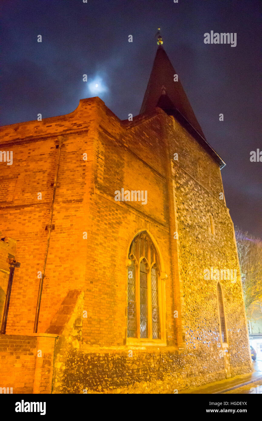 Tutti i Santi della Chiesa", Silver Street, Maldon Essex, Inghilterra al chiaro di luna Foto Stock