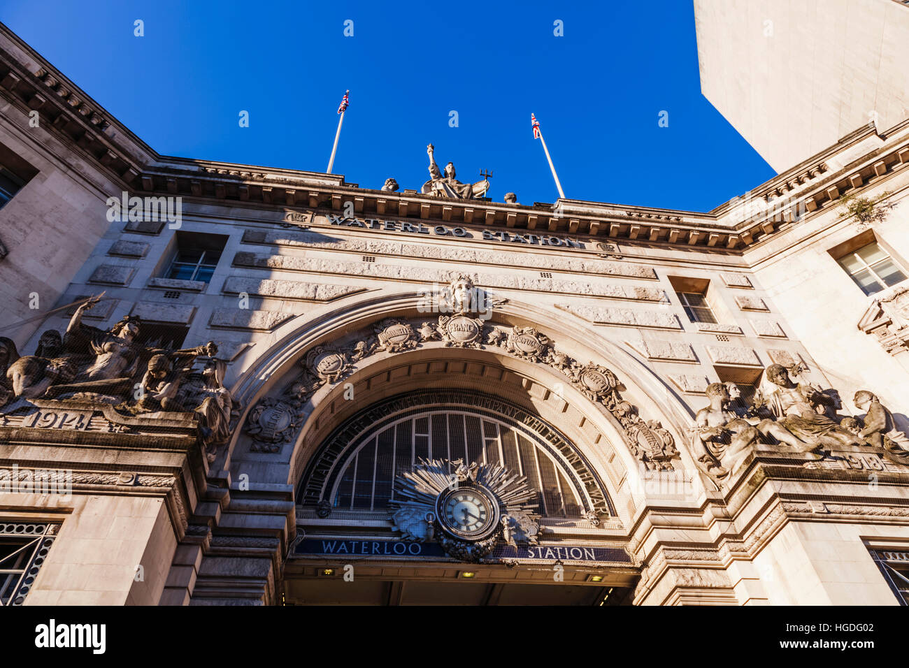 Inghilterra, Londra, la stazione di Waterloo, entrata principale Foto Stock