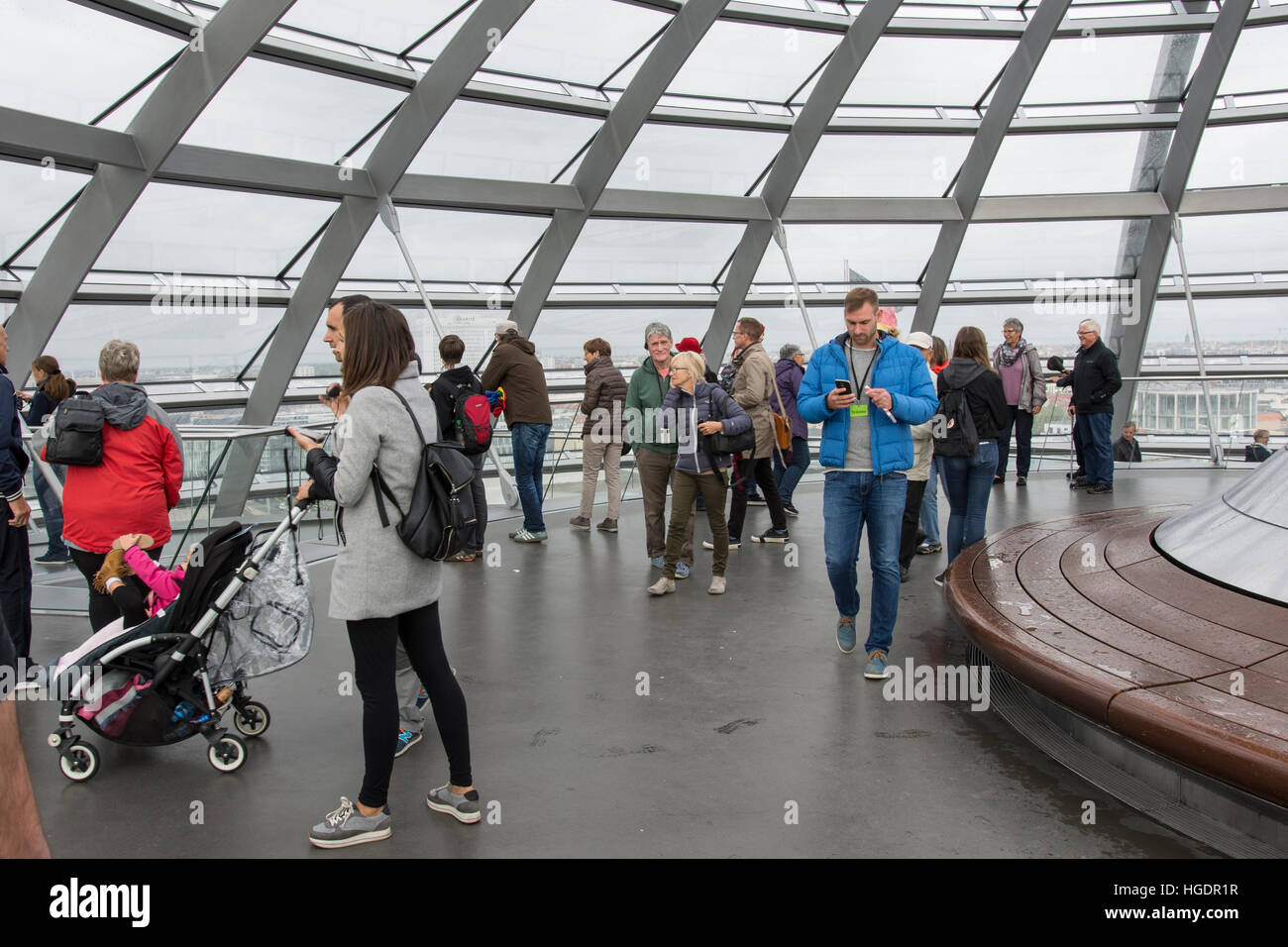 La cupola del Reichstag a Berlino Foto Stock